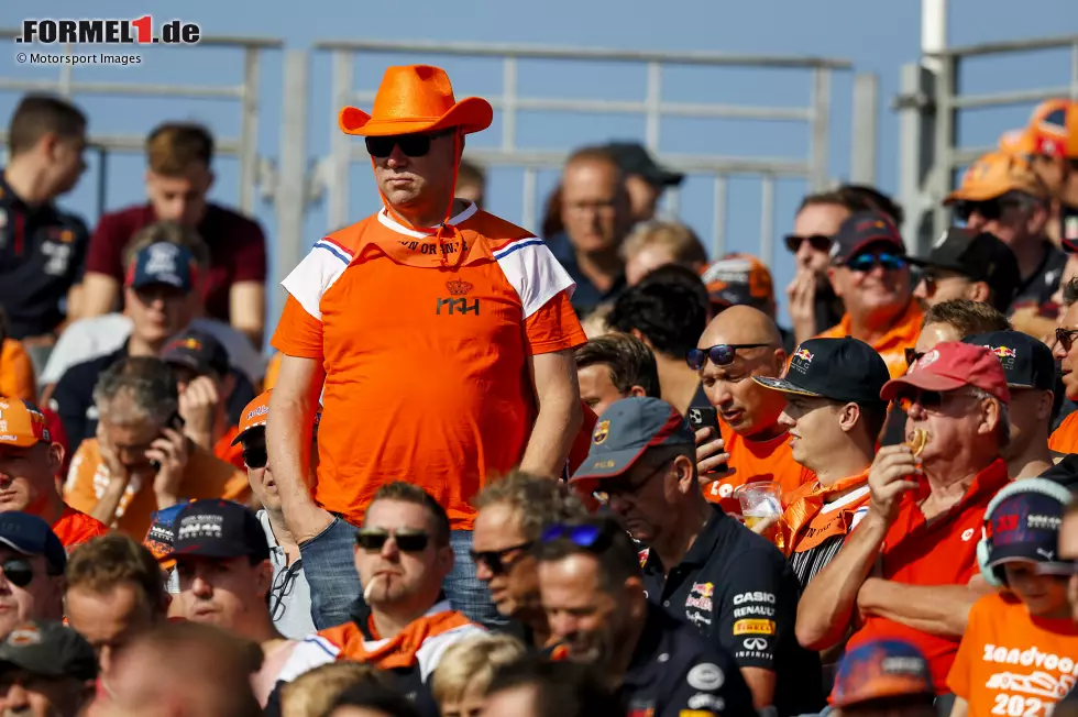 Foto zur News: Fans von Max Verstappen (Red Bull)