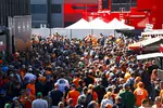 Foto zur News: Fans in Zandvoort