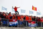 Foto zur News: Fans von Max Verstappen (Red Bull)