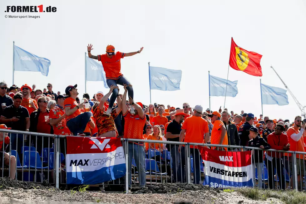 Foto zur News: Fans von Max Verstappen (Red Bull)