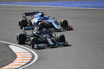 Foto zur News: Lewis Hamilton (Mercedes) und Fernando Alonso (Alpine)