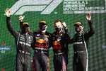 Foto zur News: Lewis Hamilton (Mercedes), Max Verstappen (Red Bull) und Valtteri Bottas (Mercedes)