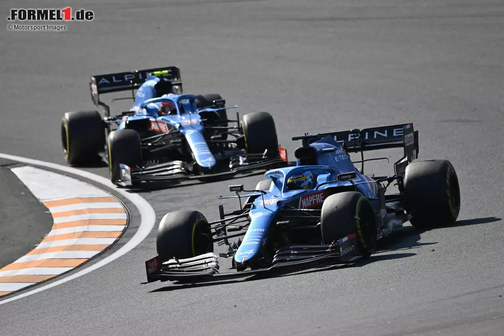 Foto zur News: Fernando Alonso (Alpine) und Esteban Ocon (Alpine)