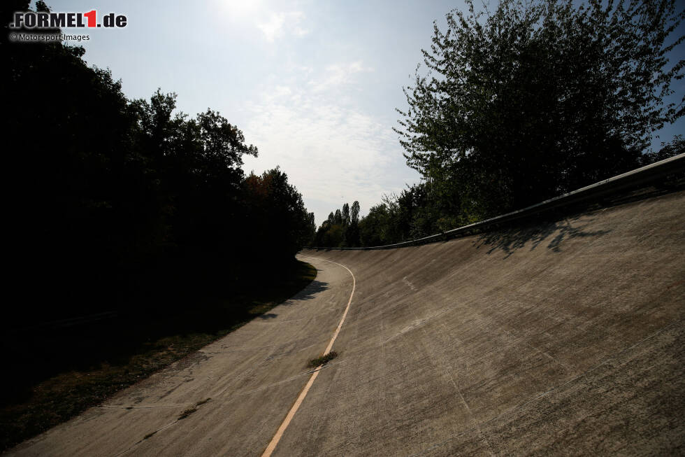 Foto zur News: Die alte Steilkurve in Monza
