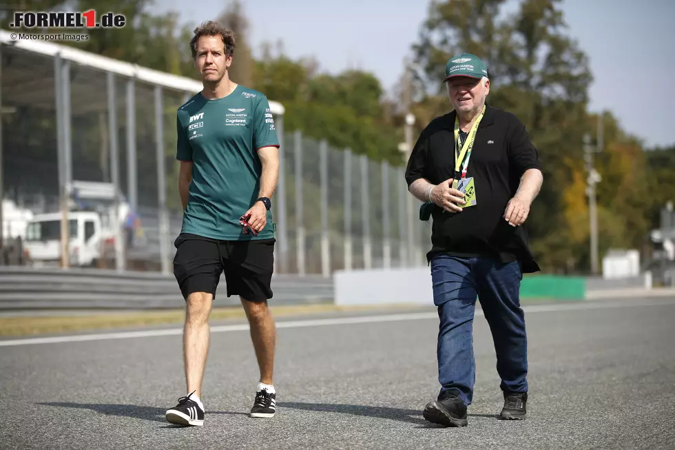 Foto zur News: Sebastian Vettel (Aston Martin) mit Vater Norbert Vettel