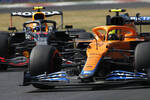 Foto zur News: Lando Norris (McLaren) und Sergio Perez (Red Bull)