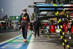 Foto zur News: Max Verstappen (Red Bull) und Lewis Hamilton (Mercedes)