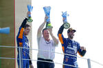 Foto zur News: Lando Norris (McLaren), Zak Brown und Daniel Ricciardo (McLaren)