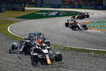Lando Norris (McLaren), Sergio Perez (Red Bull), Max Verstappen (Red Bull) und Lewis Hamilton (Mercedes) 