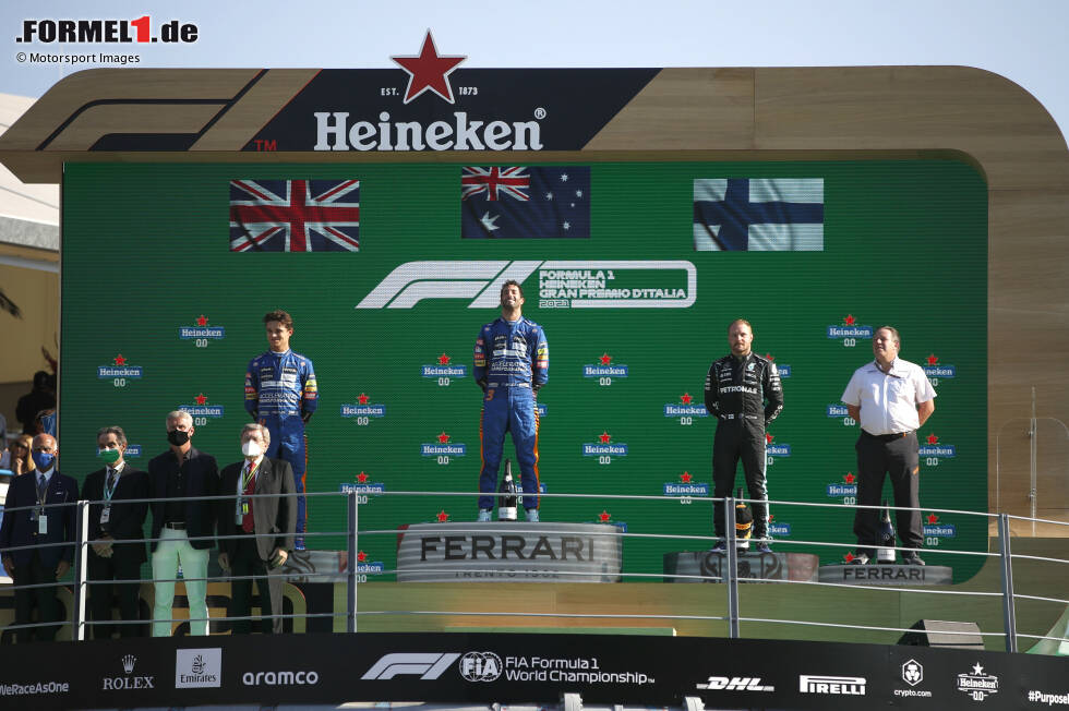 Foto zur News: Lando Norris (McLaren), Daniel Ricciardo (McLaren) und Valtteri Bottas (Mercedes)
