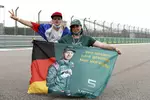 Foto zur News: Fans von Sebastian Vettel (Aston Martin)