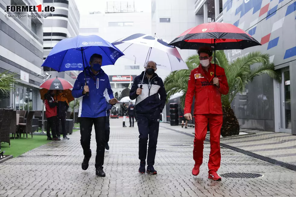 Foto zur News: Günther Steiner (Haas), Franz Tost (AlphaTauri) und Mattia Binotto (Ferrari)