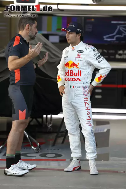 Foto zur News: Sergio Perez (Red Bull)