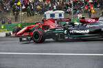 Foto zur News: Valtteri Bottas (Mercedes) und Carlos Sainz (Ferrari)