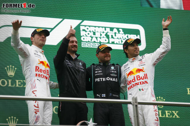 Max Verstappen (Red Bull), Valtteri Bottas (Mercedes) und Sergio Perez (Red Bull) 