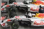 Foto zur News: Max Verstappen (Red Bull) und Sergio Perez (Red Bull)