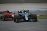Foto zur News: Esteban Ocon (Alpine) und Carlos Sainz (Ferrari)