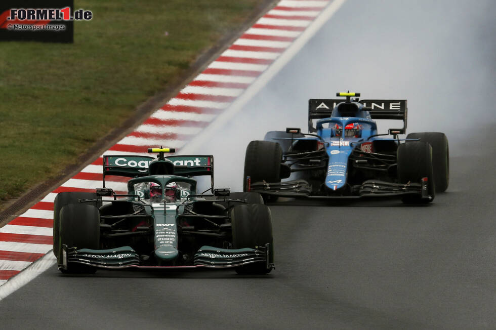 Foto zur News: Sebastian Vettel (Aston Martin) und Esteban Ocon (Alpine)