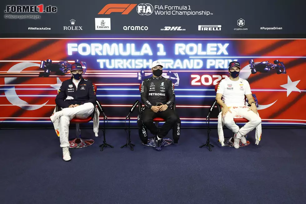 Max Verstappen (Red Bull), Valtteri Bottas (Mercedes) und Sergio Perez (Red Bull) Foto zur News: Max Verstappen (Red Bull), Valtteri Bottas (Mercedes) und Sergio Perez (Red Bull)