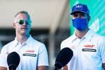 Foto zur News: Nikita Masepin (Haas) und Mick Schumacher (Haas)