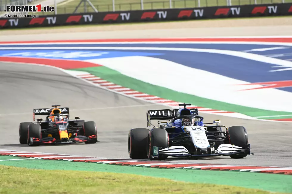 Foto zur News: George Russell (Williams) und Max Verstappen (Red Bull)