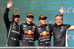 Foto zur News: Lewis Hamilton (Mercedes), Max Verstappen (Red Bull) und Sergio Perez (Red Bull)