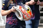 Foto zur News: Helm von Max Verstappen (Red Bull)