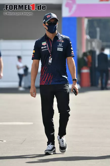 Foto zur News: Sergio Perez (Red Bull)