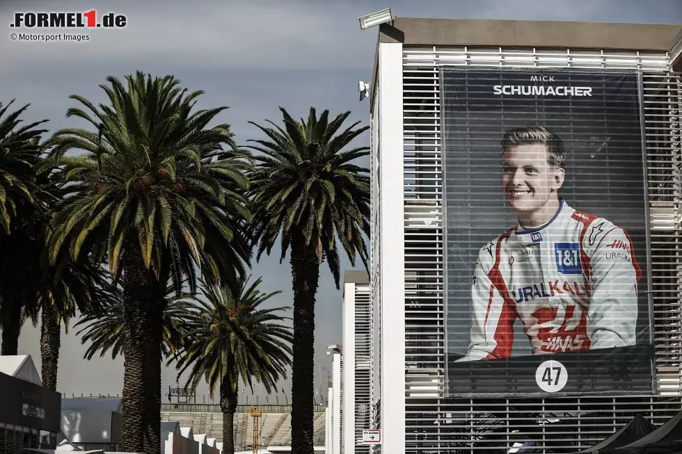 Foto zur News: Poster von Mick Schumacher (Haas)