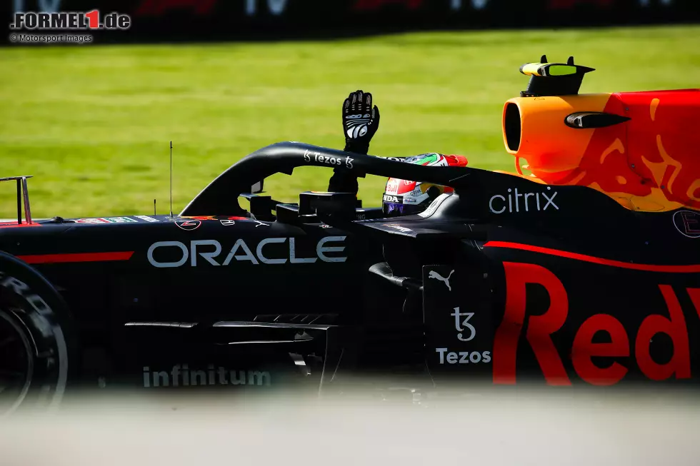 Foto zur News: Sergio Perez (Red Bull)