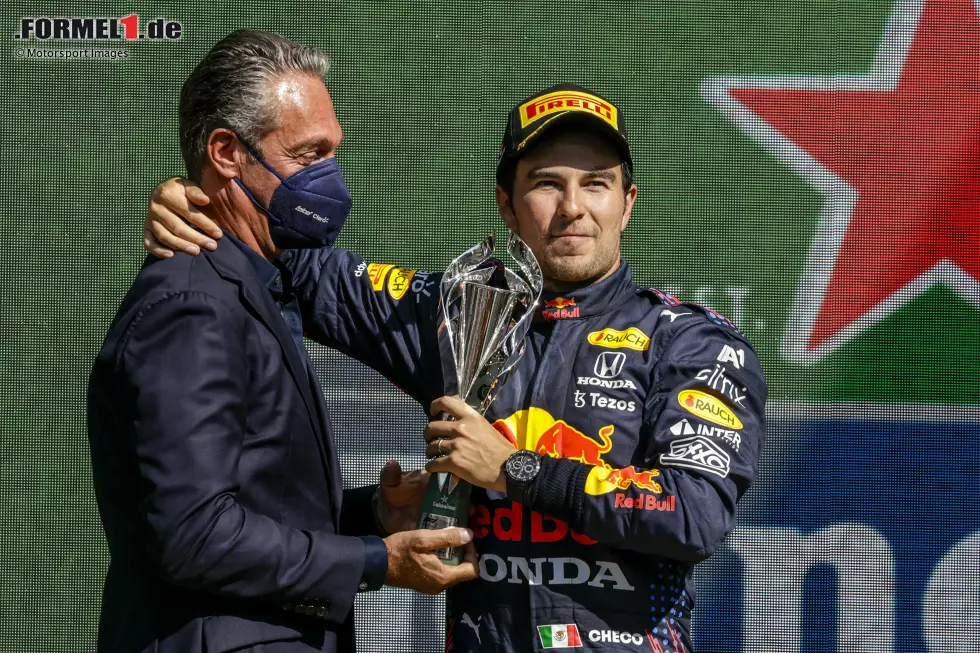 Foto zur News: Sergio Perez (Red Bull)