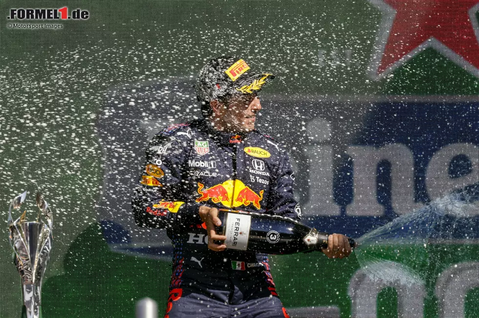 Foto zur News: Sergio Perez (Red Bull)