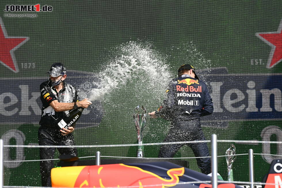 Foto zur News: Adrian Newey und Max Verstappen (Red Bull)