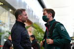 Foto zur News: Sebastian Vettel (Aston Martin) und Christian Horner