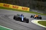 Foto zur News: Fernando Alonso (Alpine) und Lando Norris (McLaren)