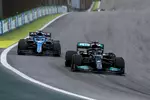 Foto zur News: Lewis Hamilton (Mercedes) und Fernando Alonso (Alpine)