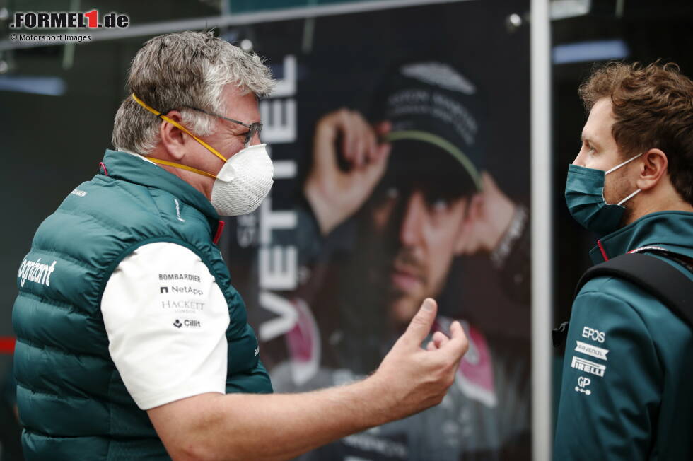 Foto zur News: Otmar Szafnauer und Sebastian Vettel (Aston Martin)