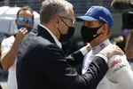 Foto zur News: Stefano Domenicali und Mick Schumacher (Haas)