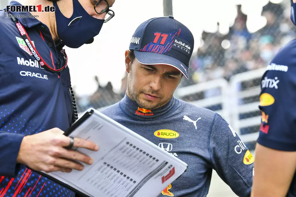 Foto zur News: Sergio Perez (Red Bull)