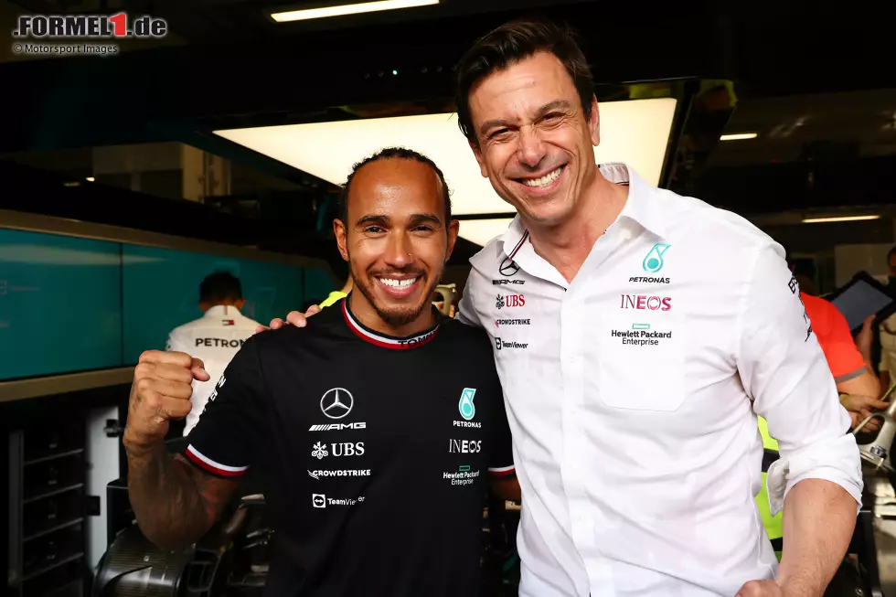 Foto zur News: Lewis Hamilton (Mercedes) und Toto Wolff