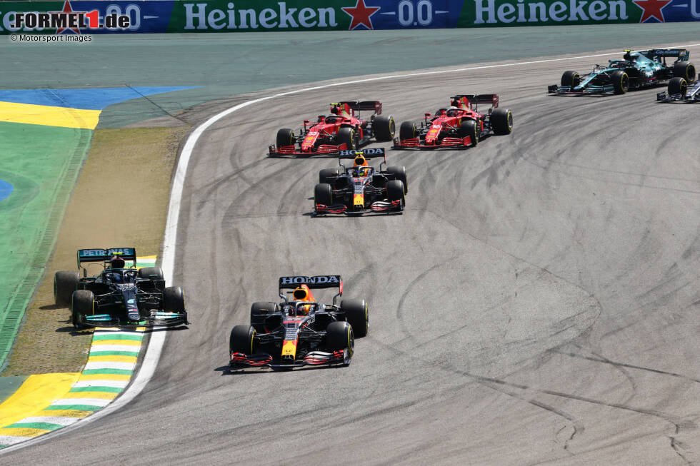 Foto zur News: Max Verstappen (Red Bull), Valtteri Bottas (Mercedes), Sergio Perez (Red Bull), Charles Leclerc (Ferrari) und Carlos Sainz (Ferrari)