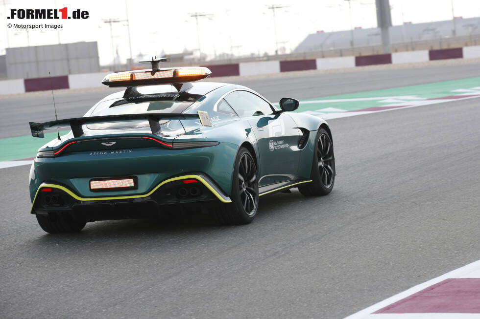 Foto zur News: Safety-Car von Aston Martin