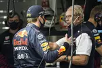 Foto zur News: Max Verstappen (Red Bull) und Helmut Marko