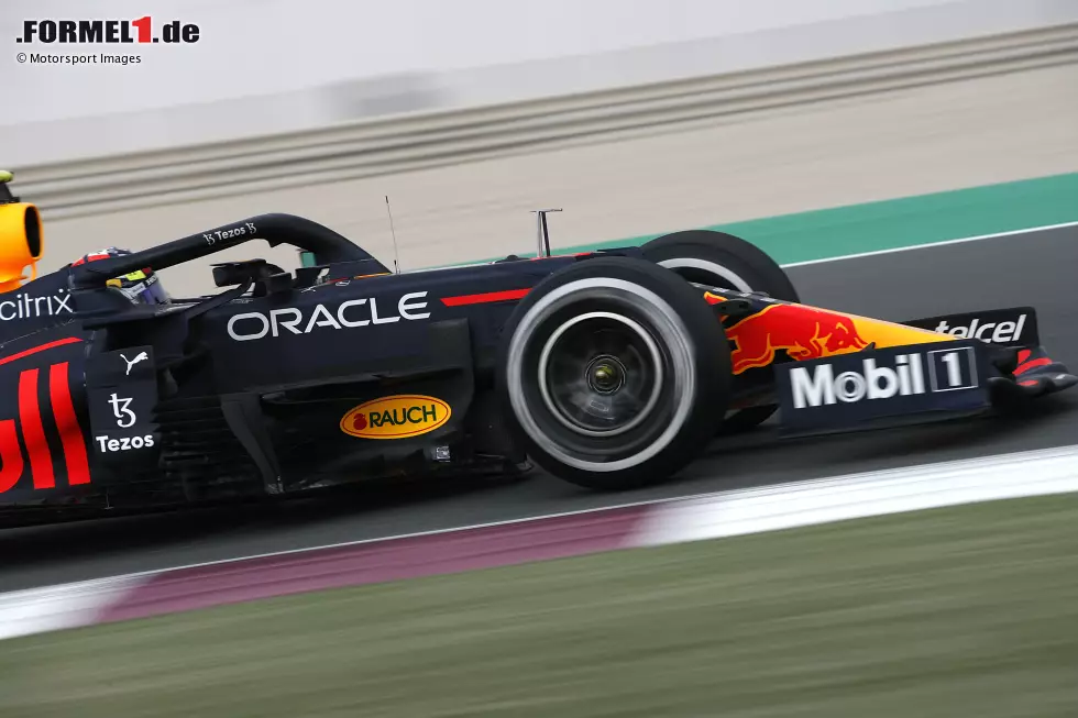 Foto zur News: Sergio Perez (Red Bull)