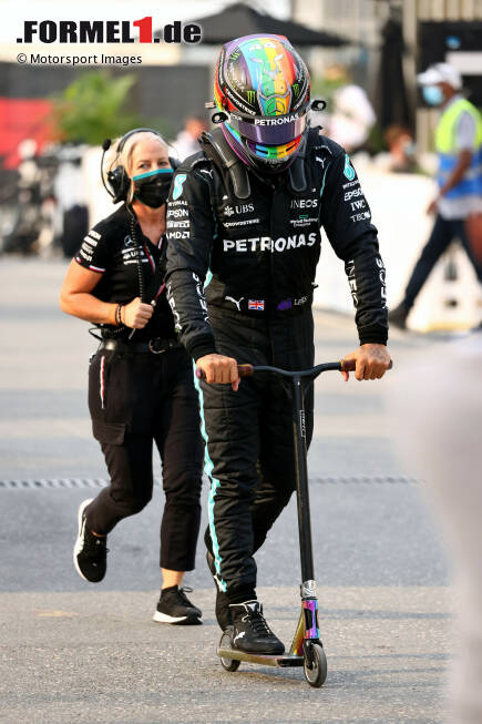 Foto zur News: Lewis Hamilton (Mercedes) mit Physiotherapeutin Angela Cullen
