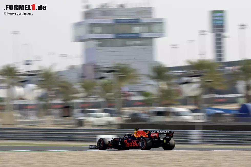 Foto zur News: Sergio Perez (Red Bull)