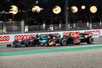 Foto zur News: Sebastian Vettel (Aston Martin) und Sergio Perez (Red Bull)