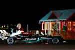 Foto zur News: Anthony Davidson im Mercedes W10