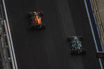 Foto zur News: Sergio Perez (Red Bull) und Lance Stroll (Aston Martin)