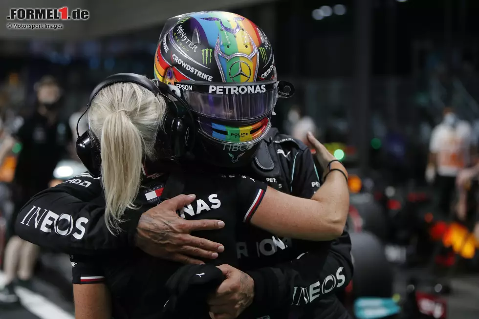 Foto zur News: Lewis Hamilton (Mercedes) mit Physiotherapeutin Angela Cullen